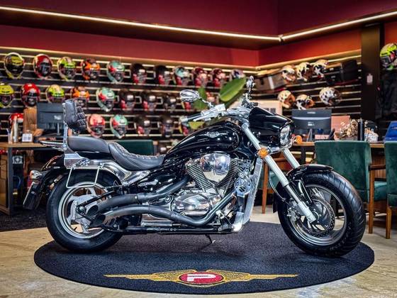 SUZUKI BOULEVARD M800 